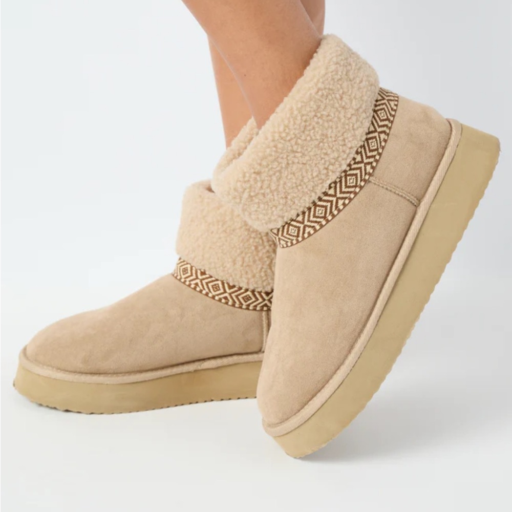 Sand Platform Boots - Picture 1 of 8